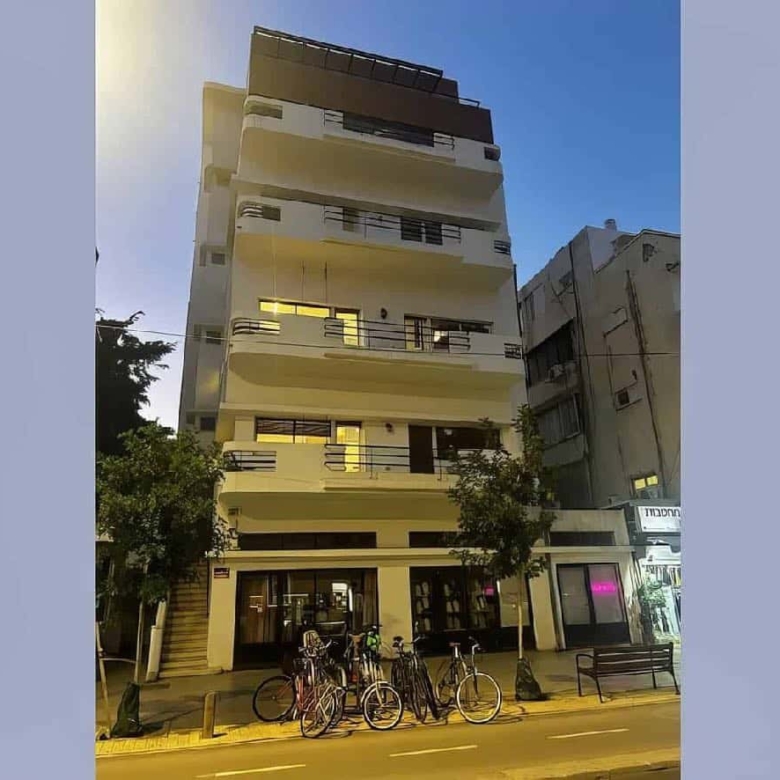 למכירה בניין אחרי שימור בבן יהודה