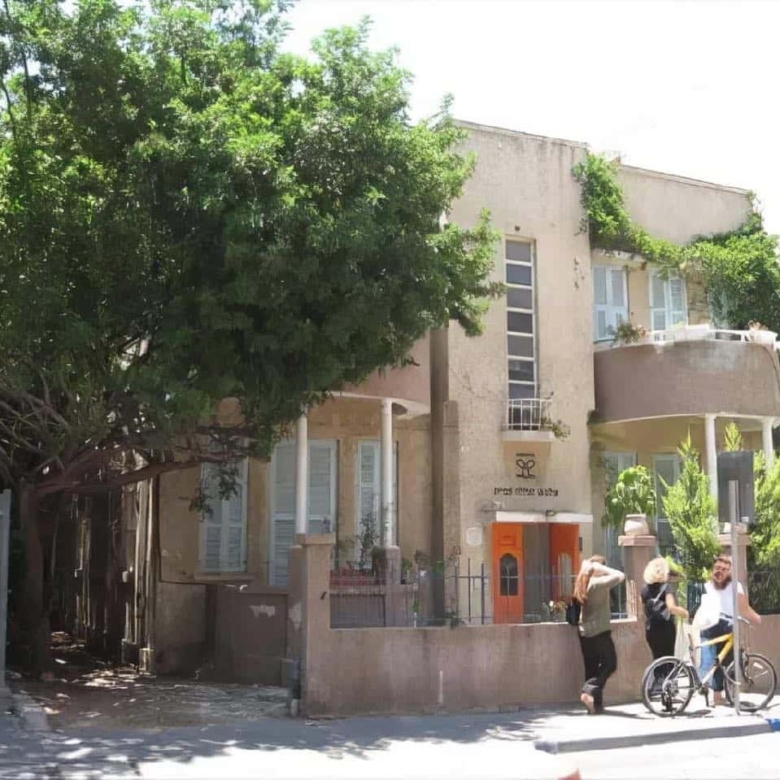 בניין דו קומתי באזור רוטשילד