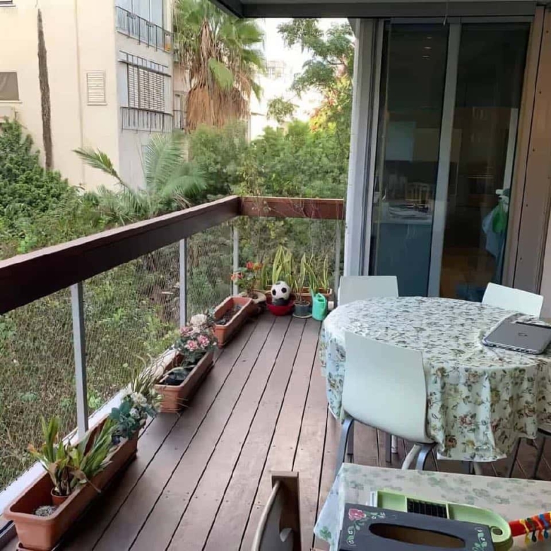 להשכרה דירת 110 מ”ר + מרפסת בצפון הישן