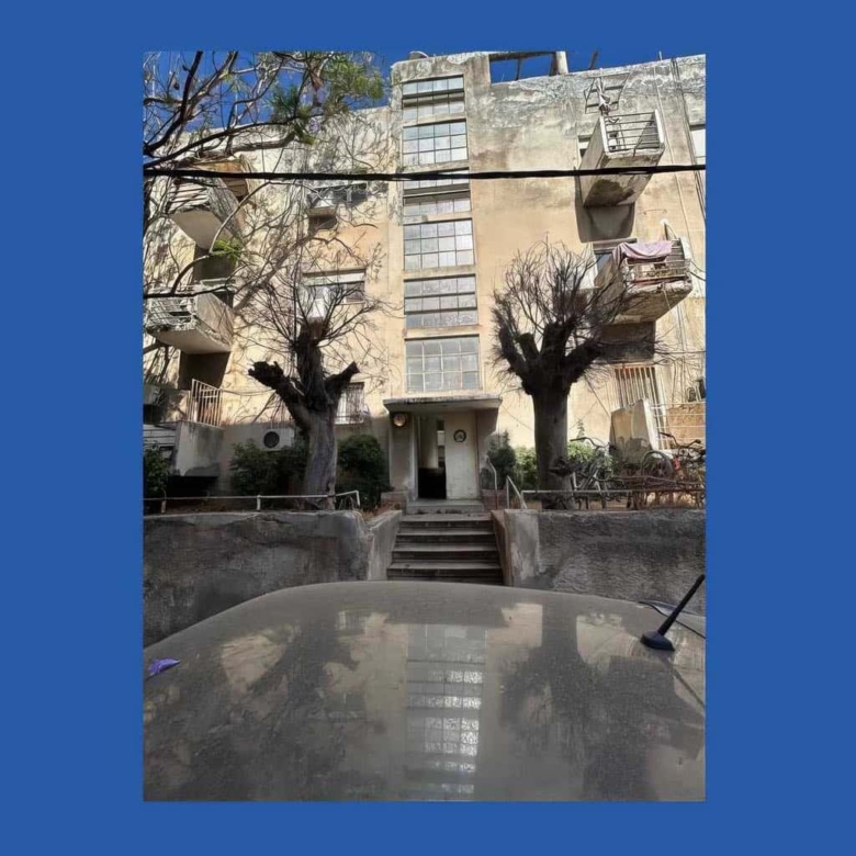 בניין פינתי למכירה סמטה מכיכר רבין