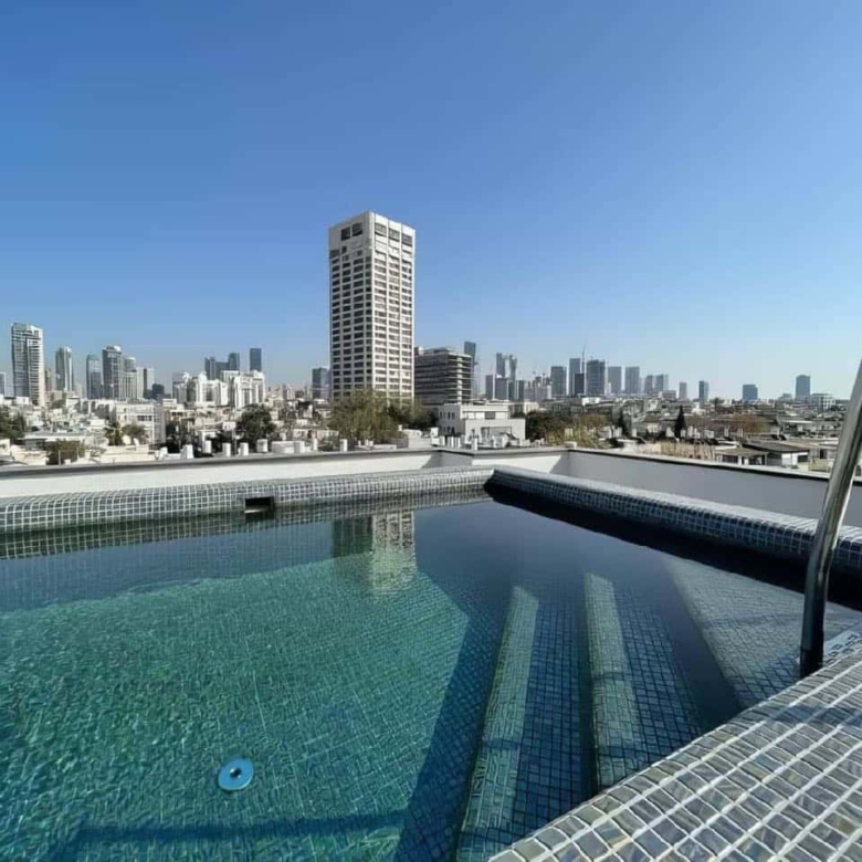 פנטהאוז-עם-בריכה-בשלמה-המלך-בצפון-הישן-3