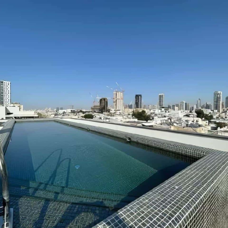 פנטהאוז עם בריכה בשלמה המלך בצפון הישן