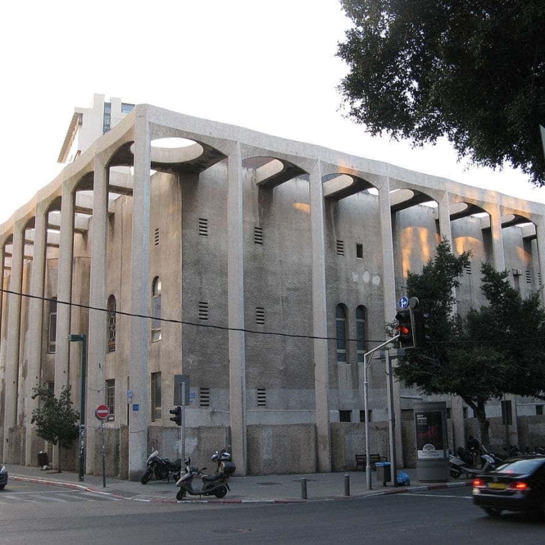 בניין בשלמות בלב תל אביב