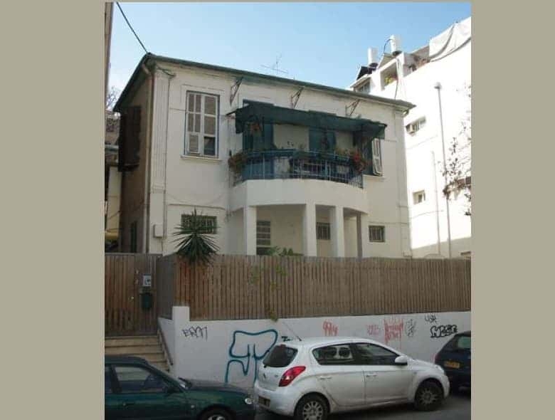 בניין עם זכויות למכירה בקרבת הבימה