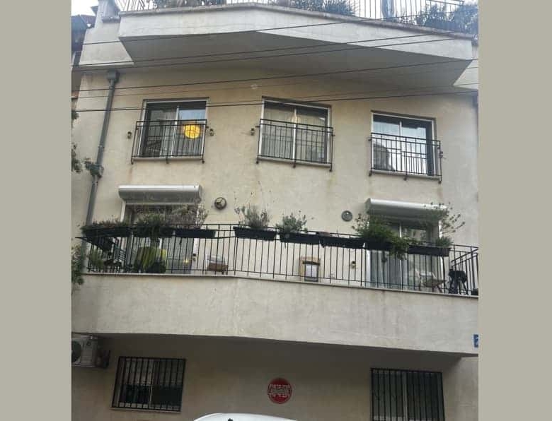 בניין למכירה בצפון הישן בקרבת הירקון