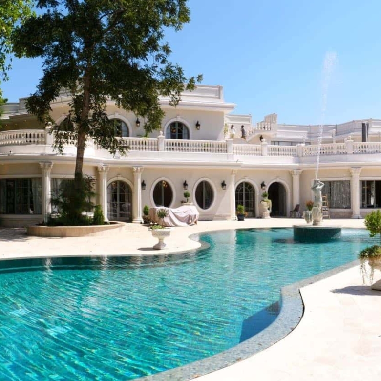 Furnished and equipped private house in Savyon