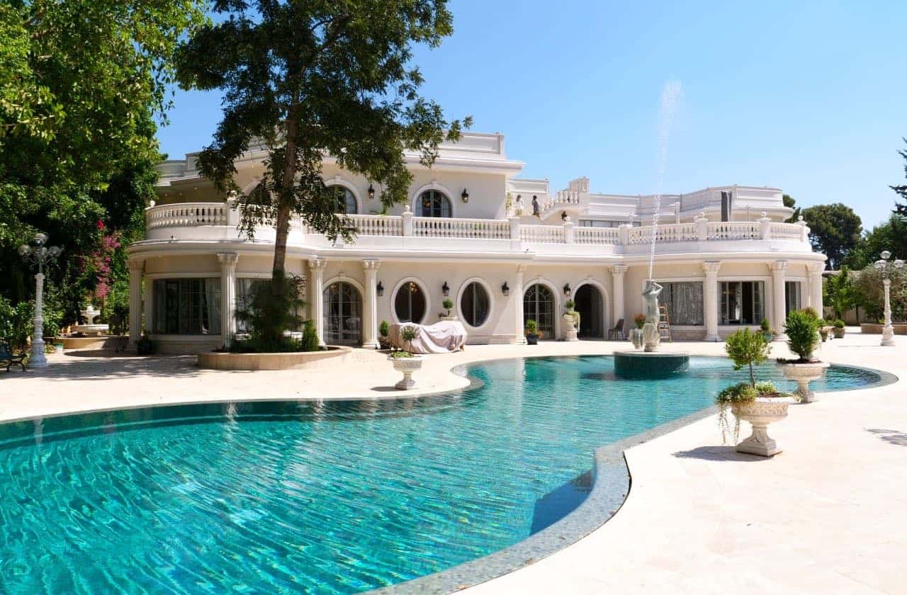 Furnished and equipped private house in Savyon