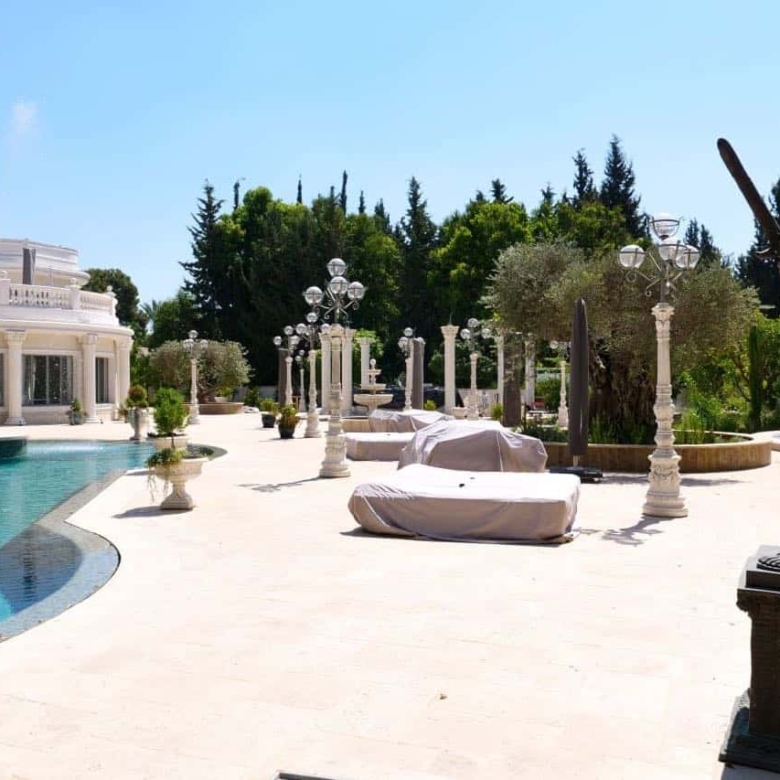 Furnished and equipped private house in Savyon