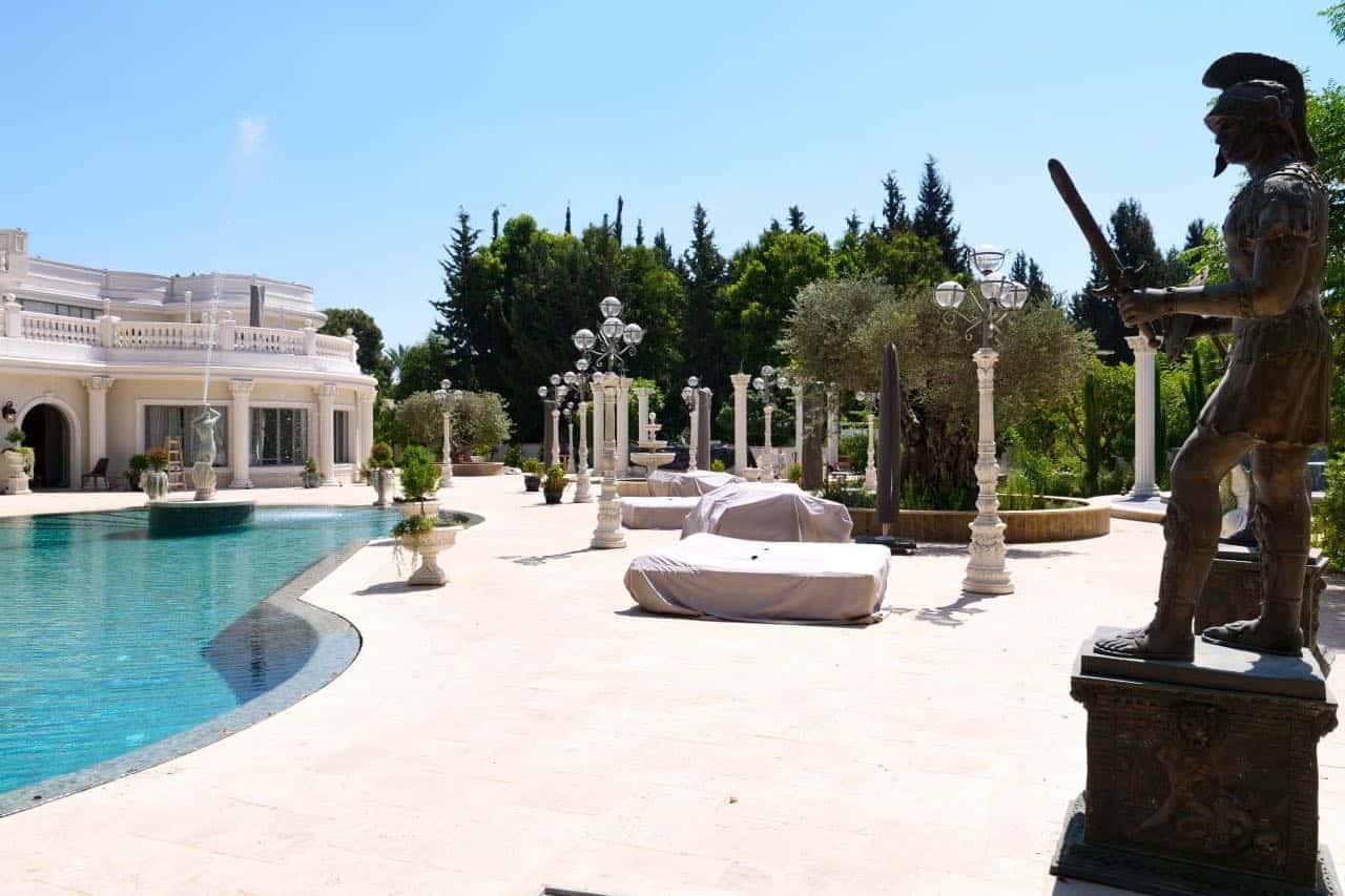Furnished and equipped private house in Savyon