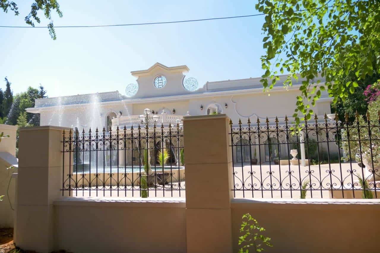 Furnished and equipped private house in Savyon