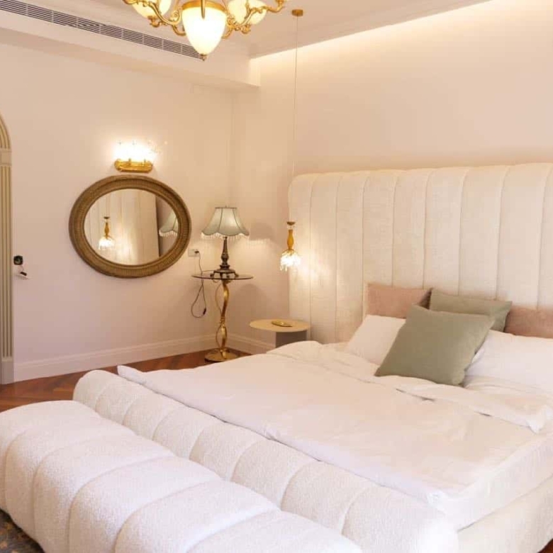 Furnished and equipped private house in Savyon