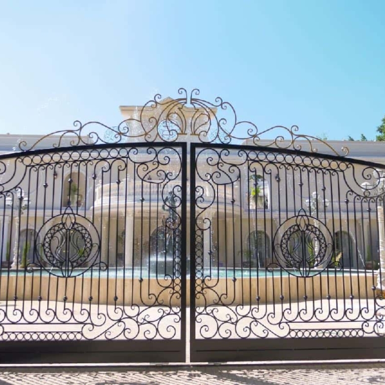 Furnished and equipped private house in Savyon