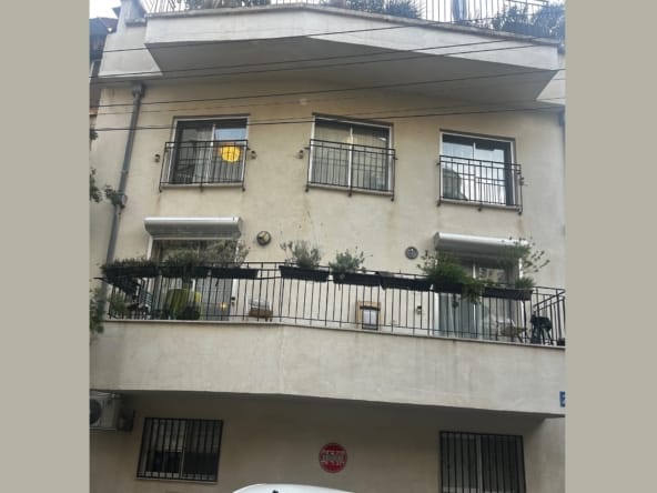 בניין למכירה בצפון הישן בקרבת הירקון