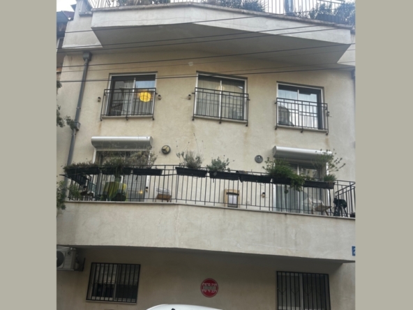 בניין למכירה בצפון הישן בקרבת הירקון