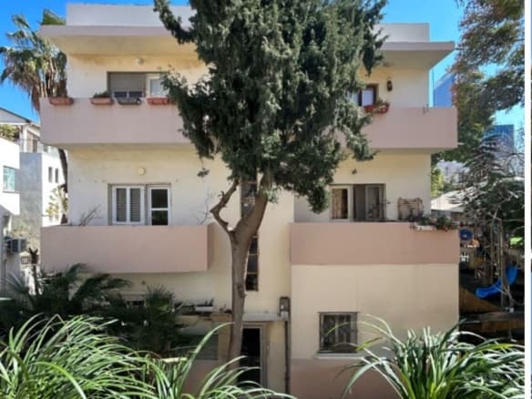 בניין למכירה בנווה צדק